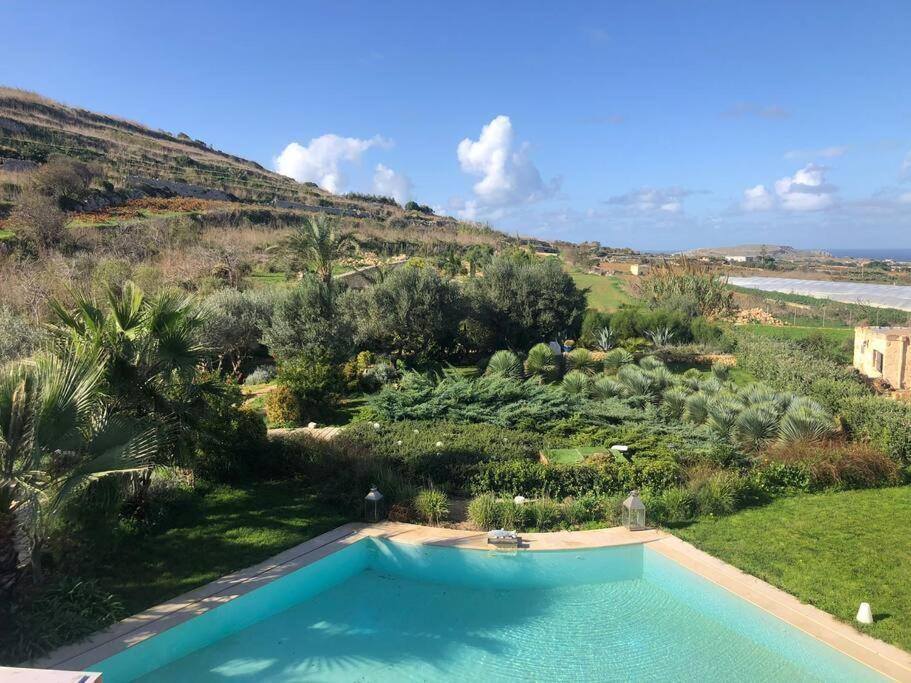 Sunset Oasis Villa L-Imgarr Bagian luar foto