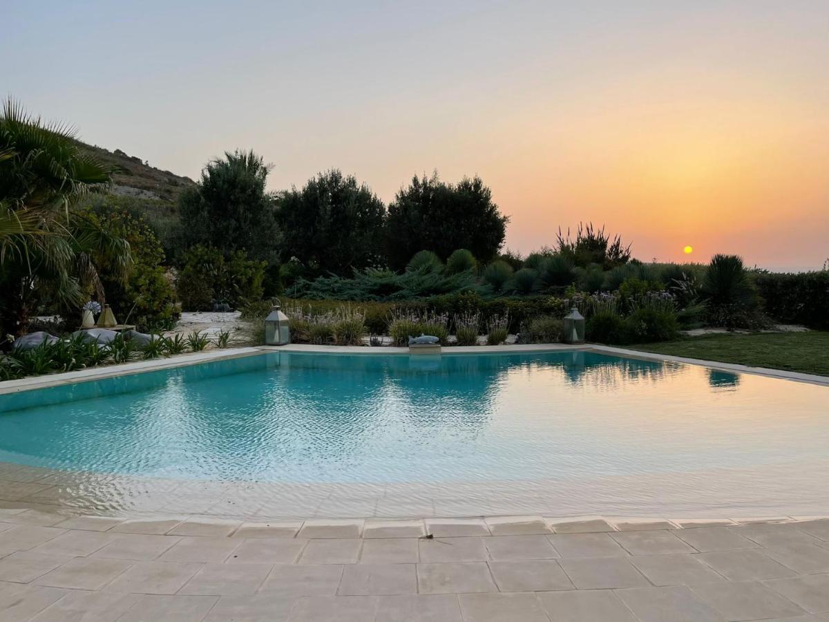 Sunset Oasis Villa L-Imgarr Bagian luar foto