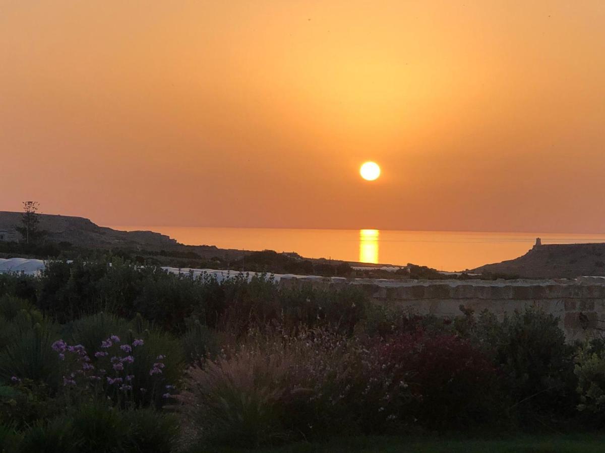 Sunset Oasis Villa L-Imgarr Bagian luar foto
