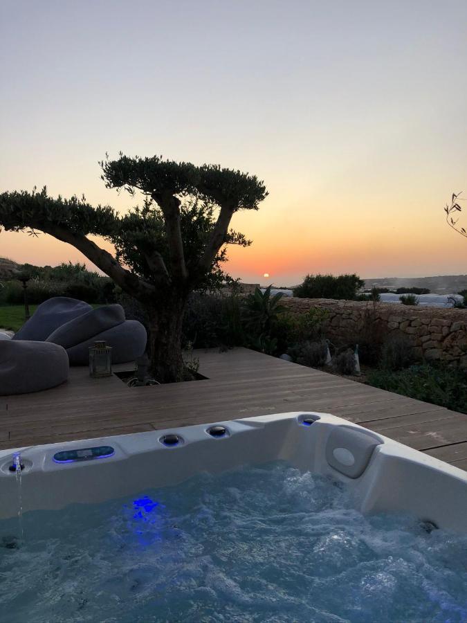Sunset Oasis Villa L-Imgarr Bagian luar foto