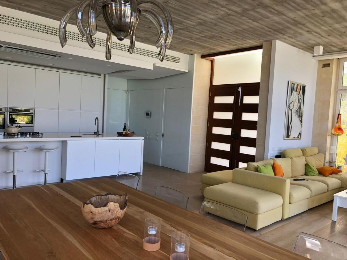 Sunset Oasis Villa L-Imgarr Bagian luar foto